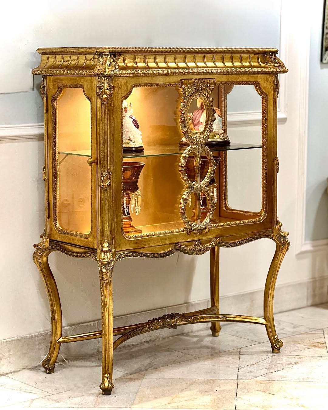 ویترین منبت مصری پایه‌بلند - 