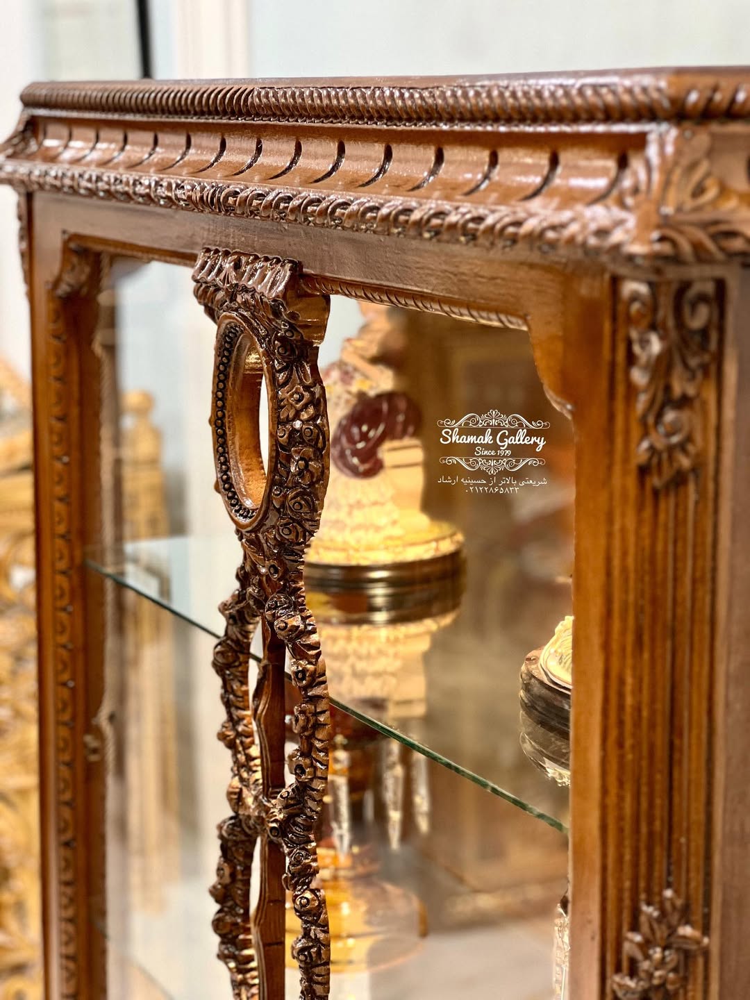 ویترین دودرب از بغل خراطی پر منبت سبک مصری - 