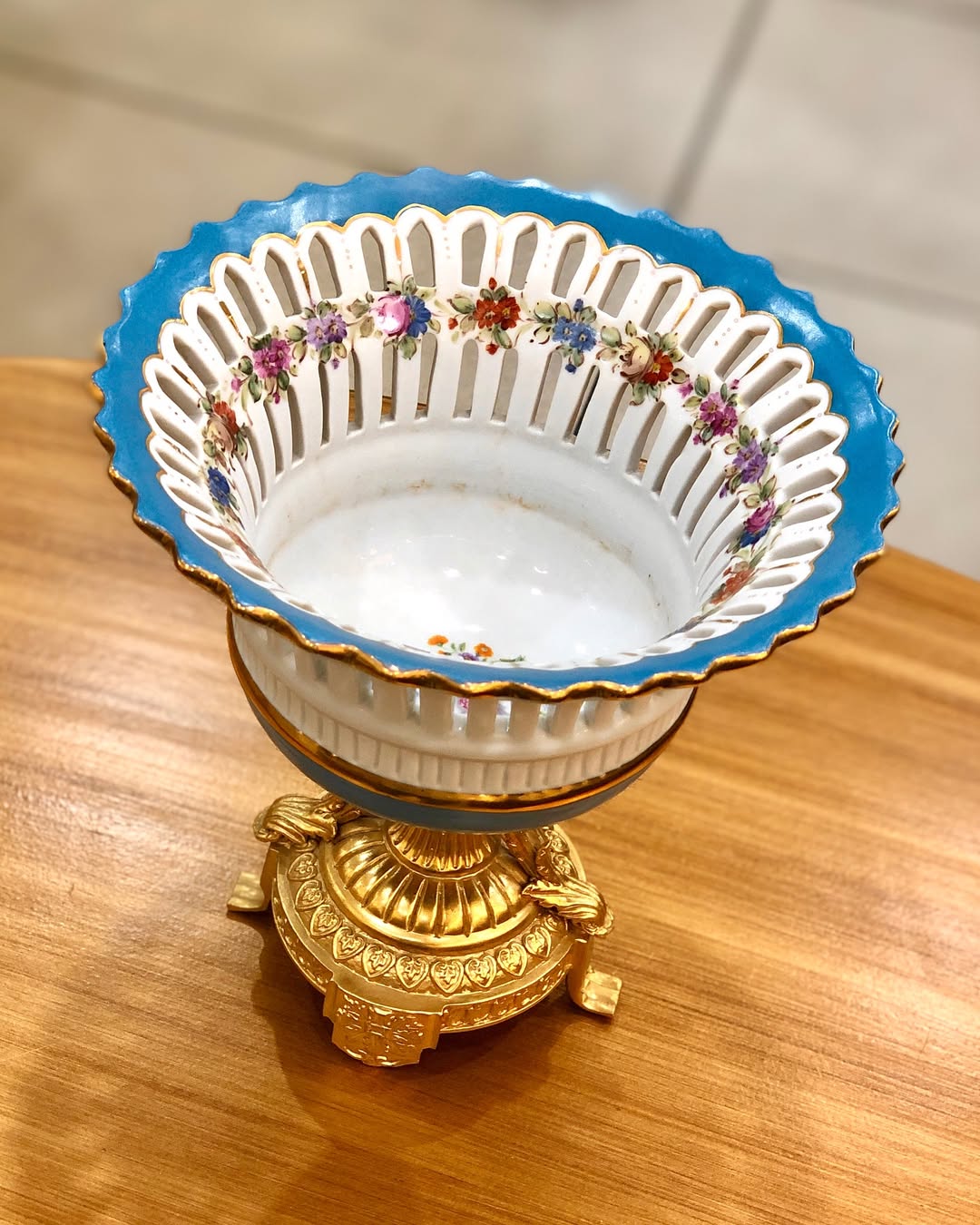 ظرف پذیرایی چینی پایه برنز - 