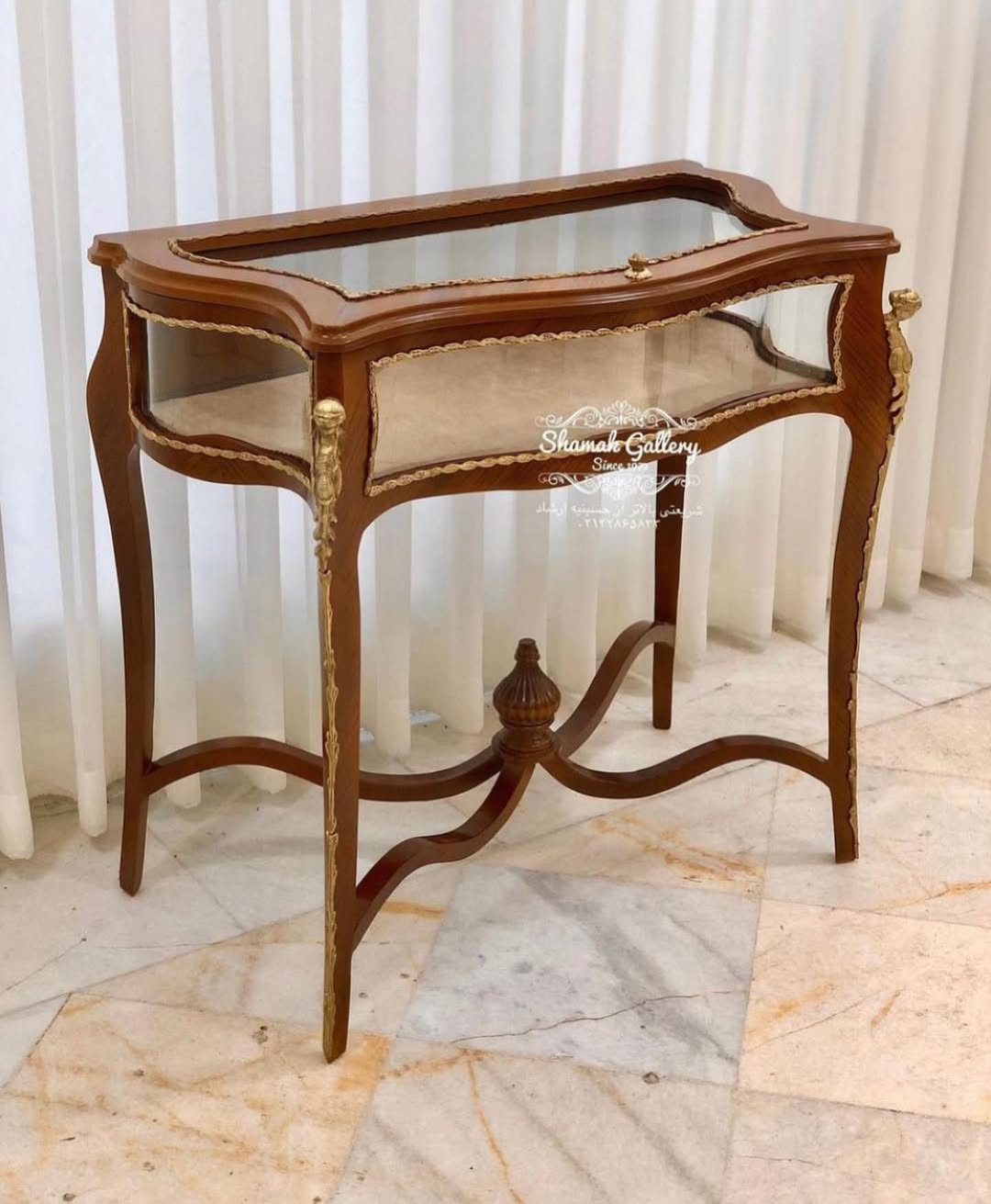 کنسول درب از بالا شیشه خور چوب روکش جناقی و برنزکوب پایه بلند - 