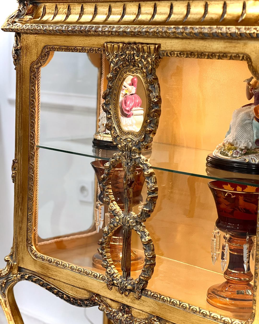 ویترین منبت مصری پایه‌بلند - 