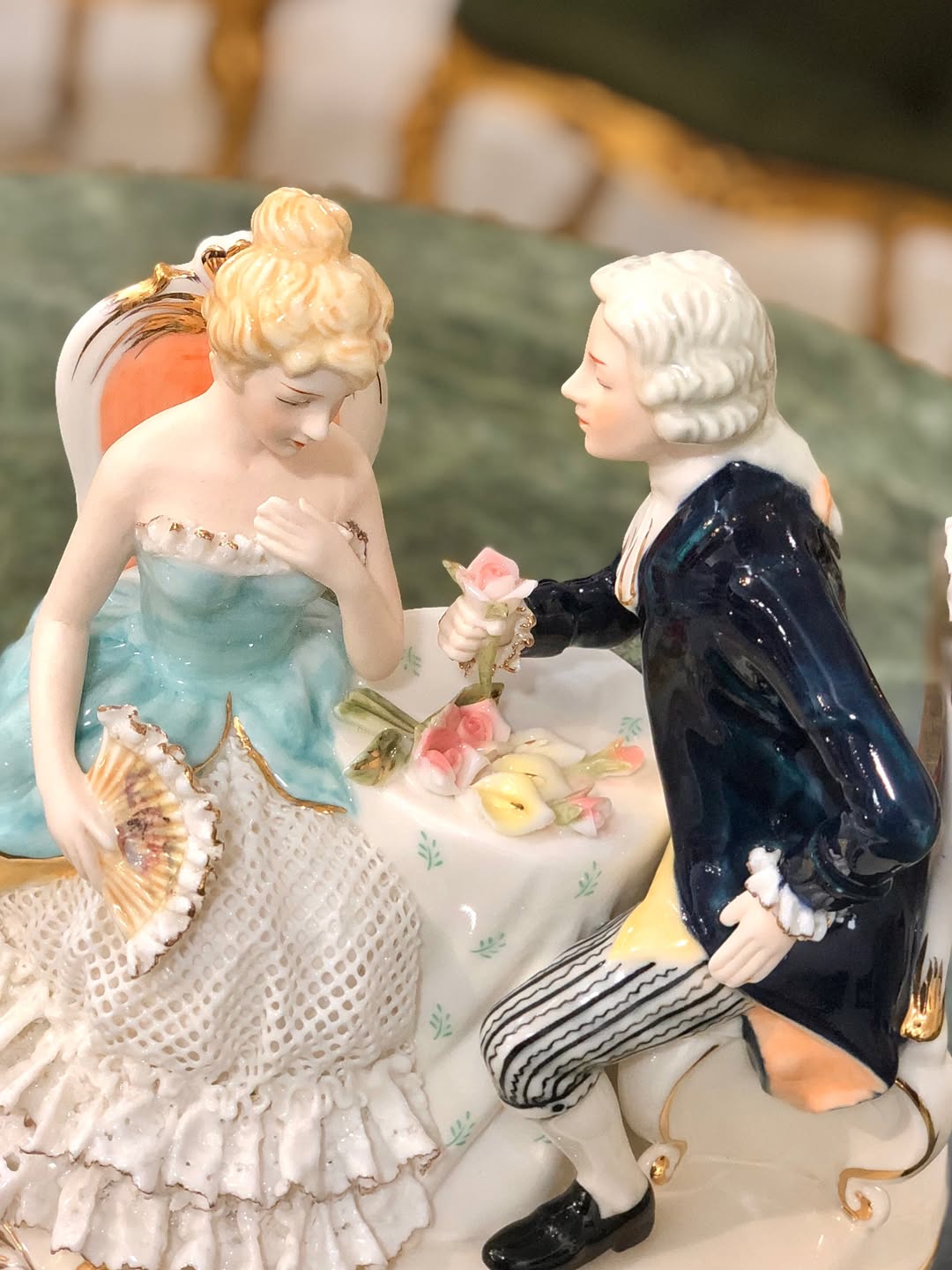 مجسمه چینی کاردست  - 