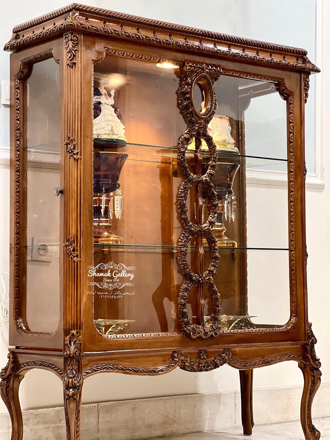 ویترین دودرب از بغل خراطی پر منبت سبک مصری - 