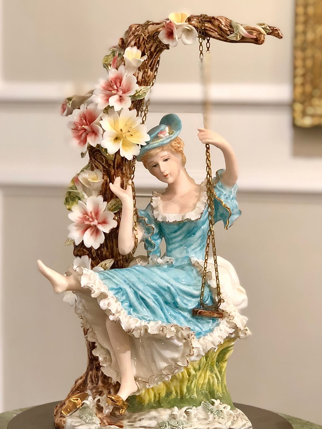 مجسمه دختر تاپ سوار - 