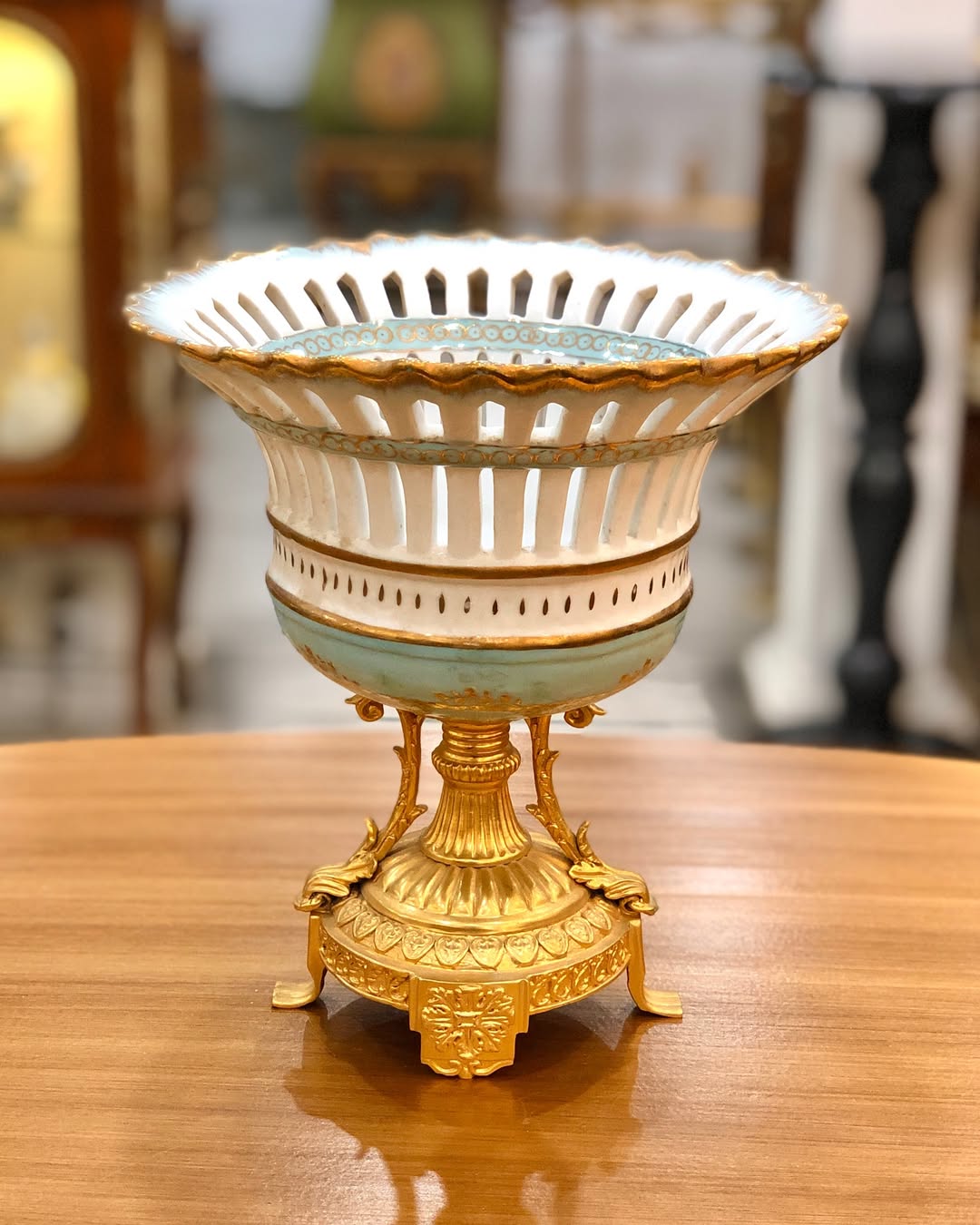 ظرف پذیرایی چینی پایه برنز - 