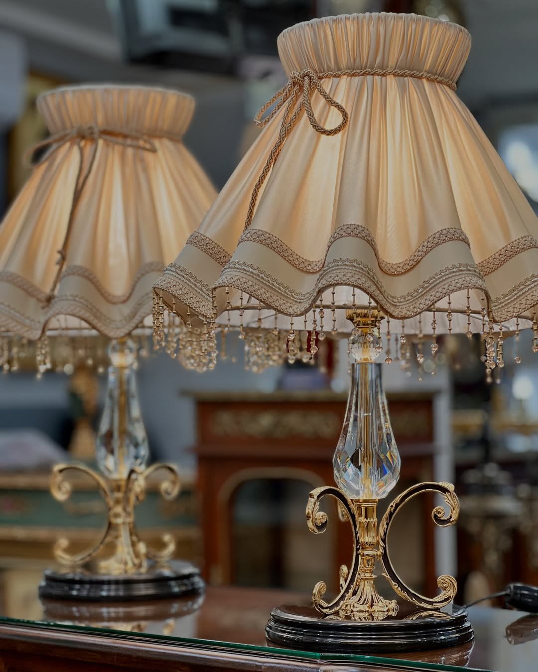 آباژور سنگ برنز، ستون کریستال - 