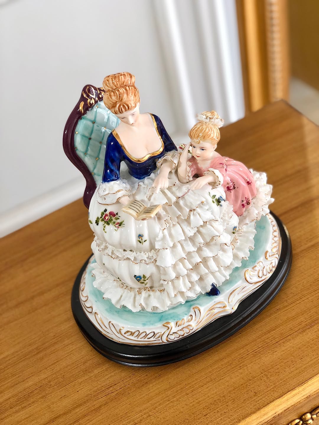 مجسمه چینی مادر و دختر  - 