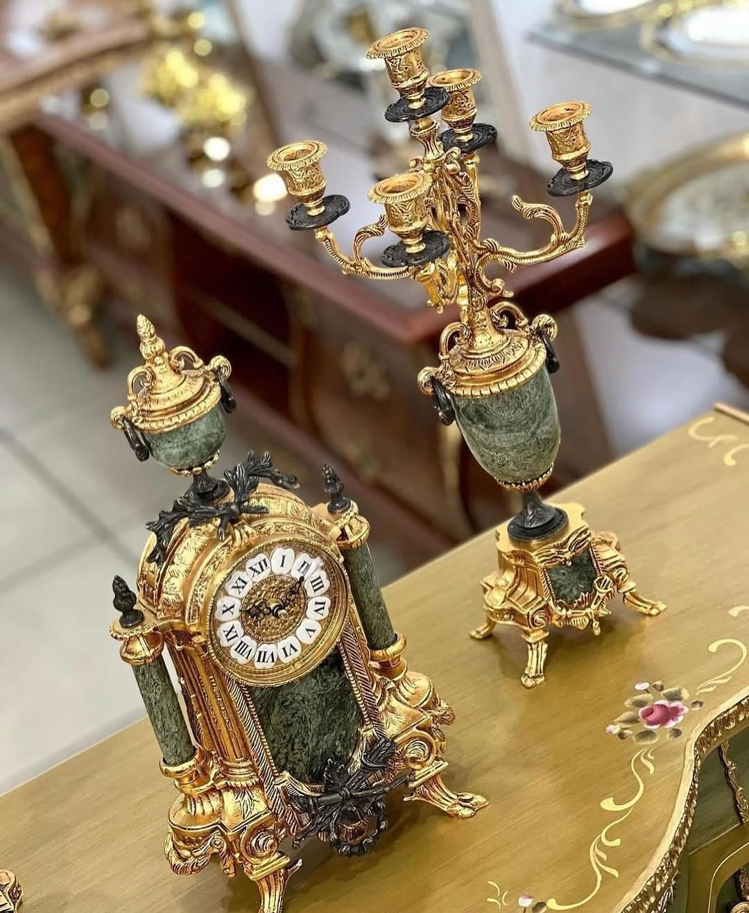 ساعت و شمعدان سنگ و برنز - 