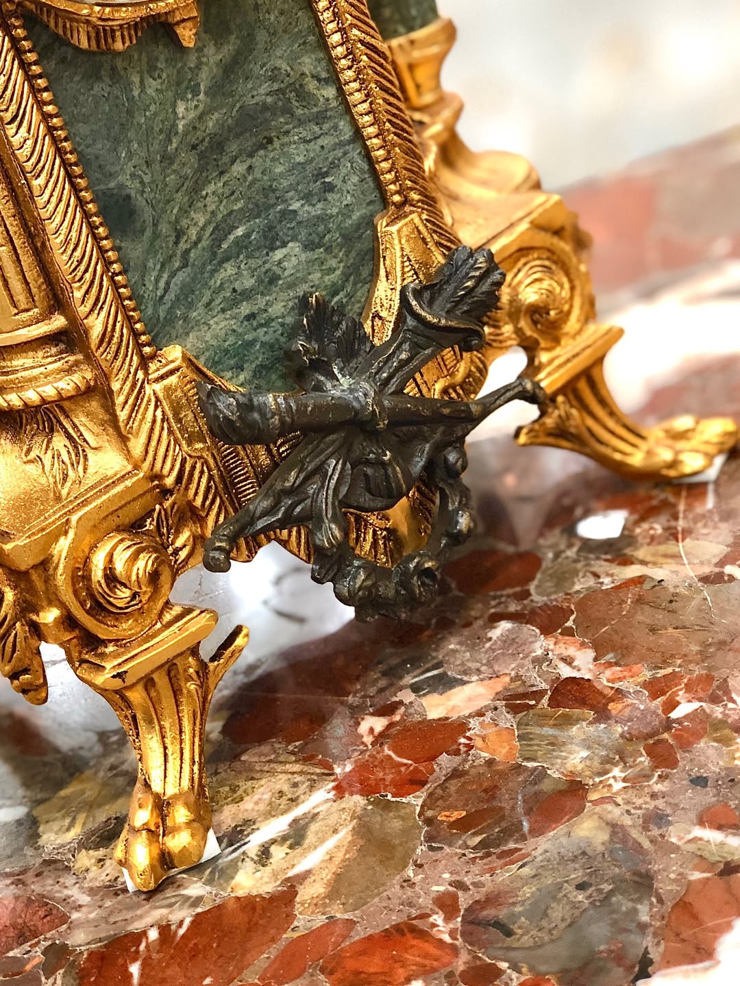 ساعت و شمعدان سنگ و برنز طرح لانچینی ایتالیا - 