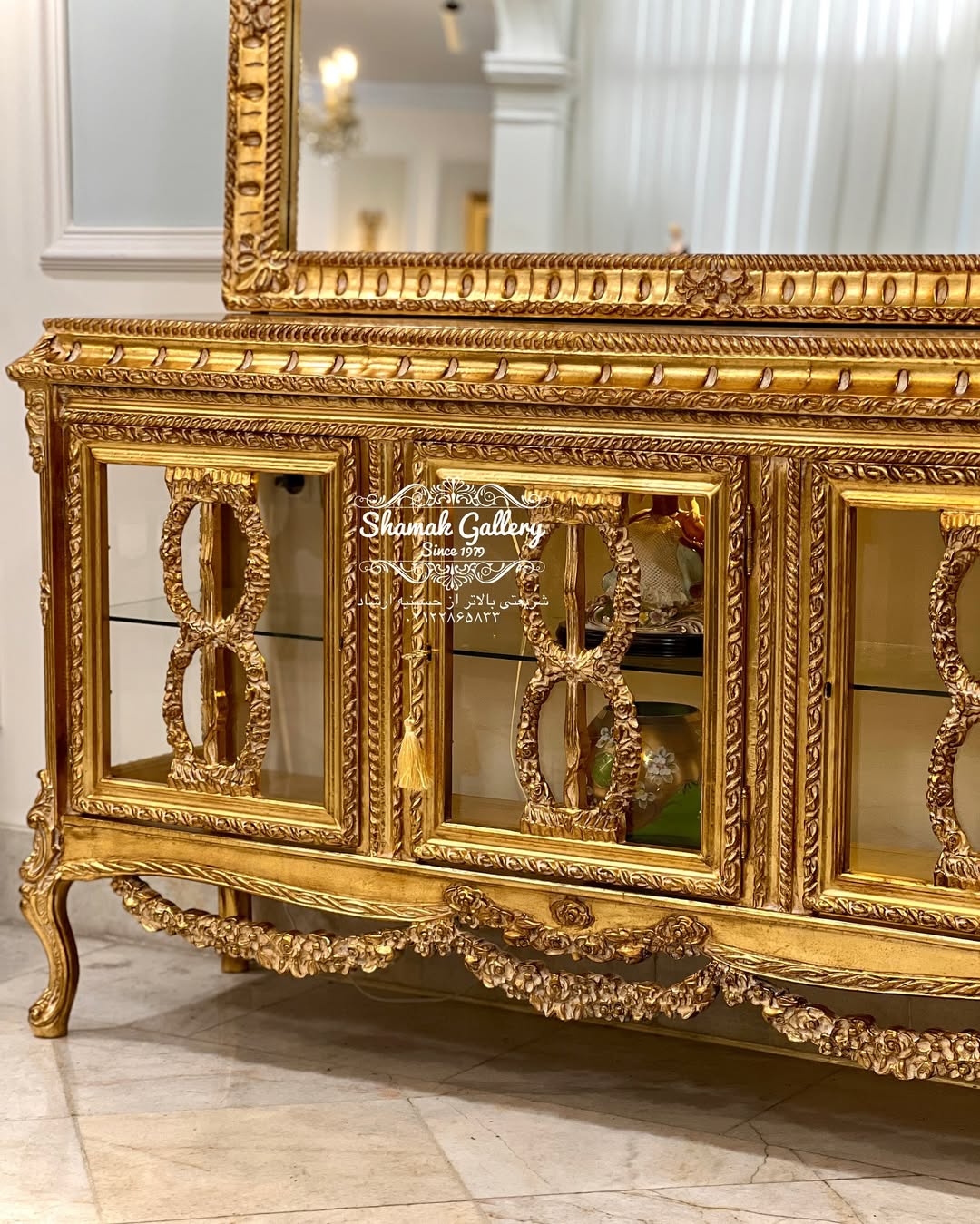 آینه و کنسول ویترین دار، سه‌درب منبت مصری - 