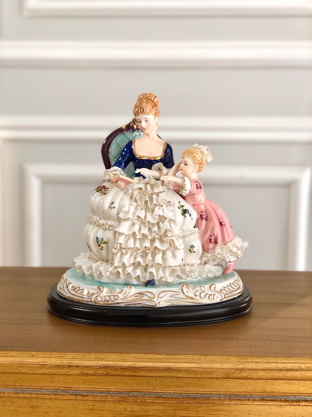 مجسمه چینی مادر و دختر  - 