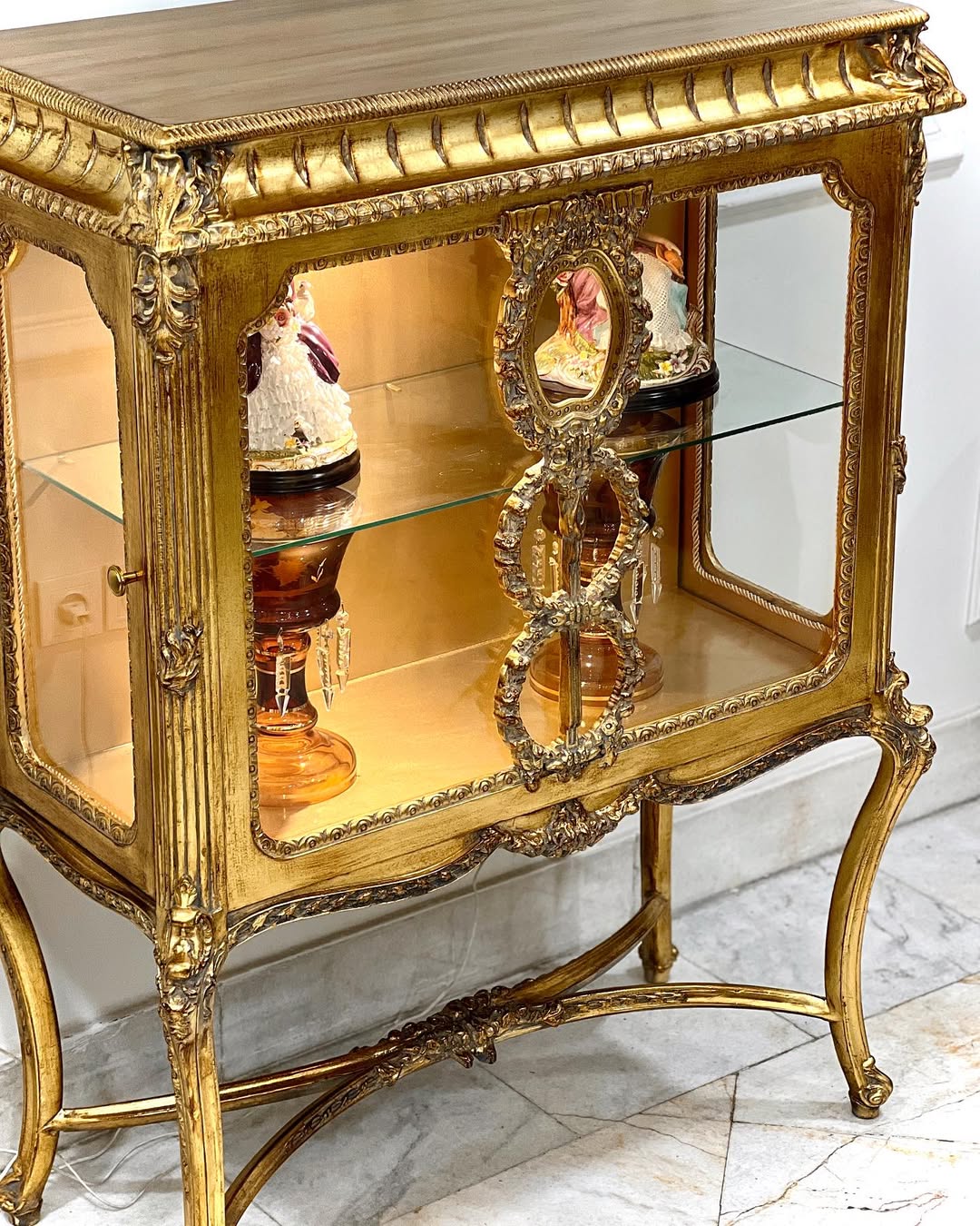 ویترین منبت مصری پایه‌بلند - 