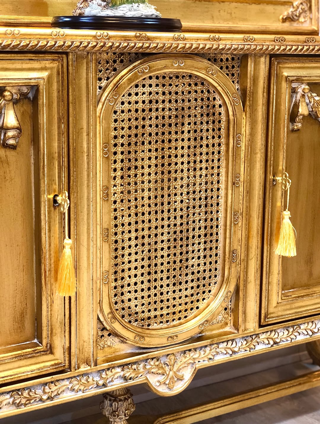 کنسول ورق‌طلا - 