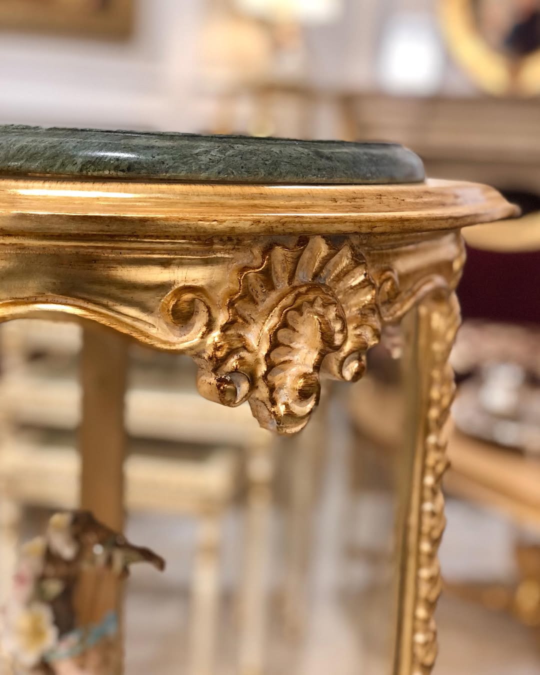 ویترین موزه ایی دور شیشه بیضی صفحه سنگ - 