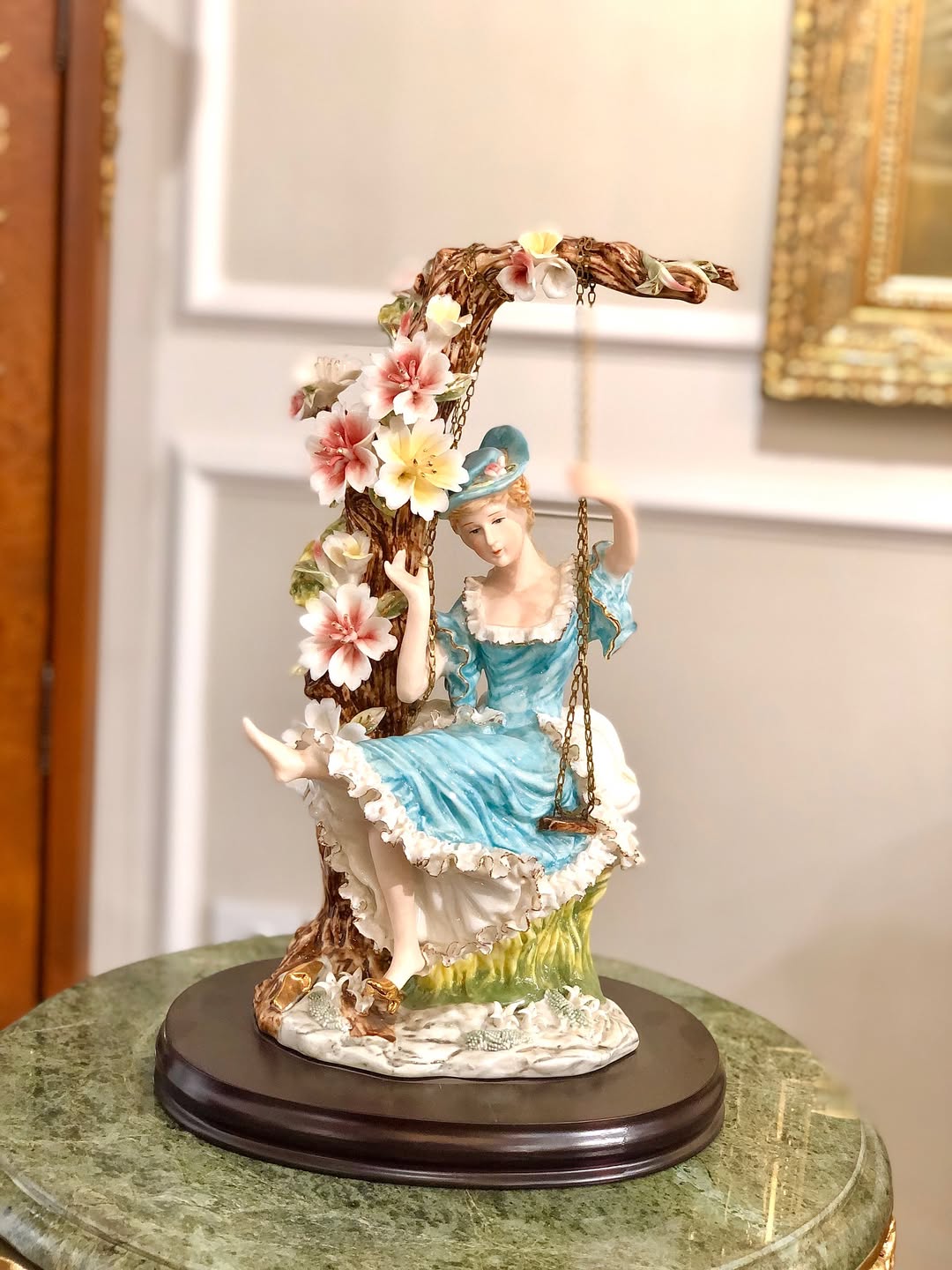 مجسمه دختر تاپ سوار - 