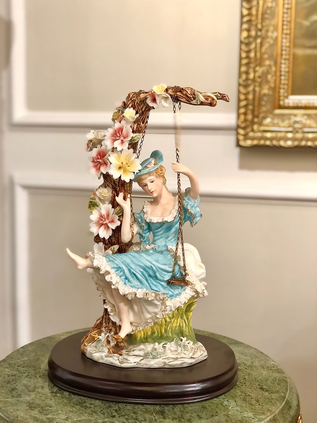 مجسمه دختر تاپ سوار - 