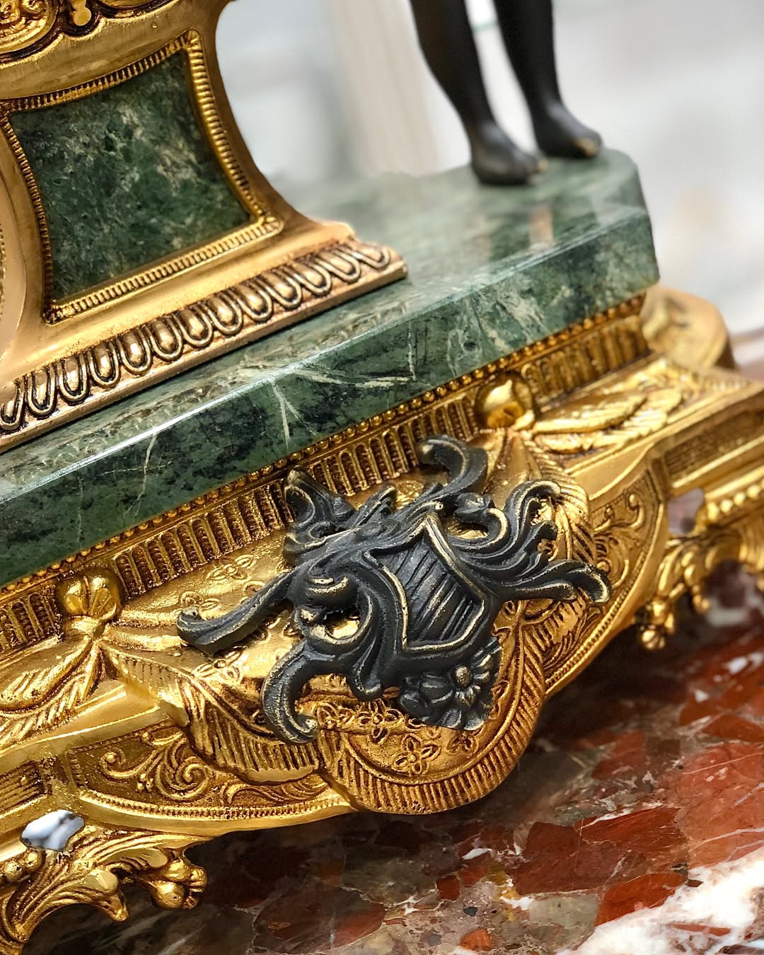 ساعت و شمعدان سنگ و برنز - 