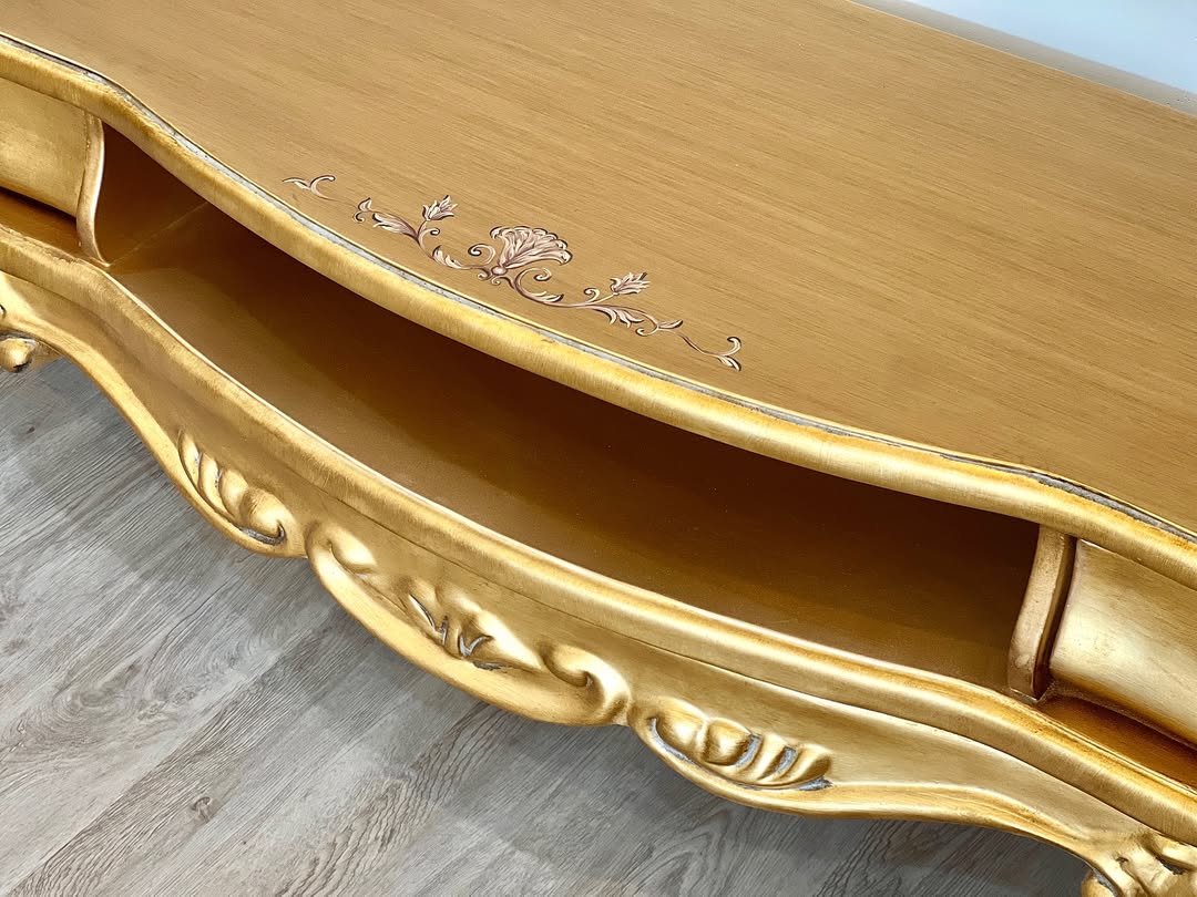 میز‌تلویزیون دو کشو تاچ ورق‌طلا با نقاشی دست - 