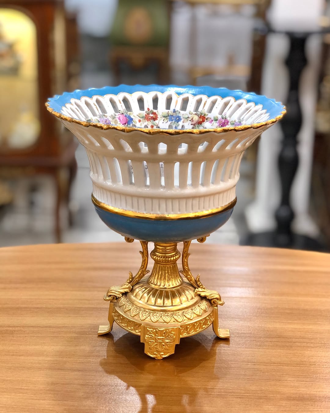 ظرف پذیرایی چینی پایه برنز - 