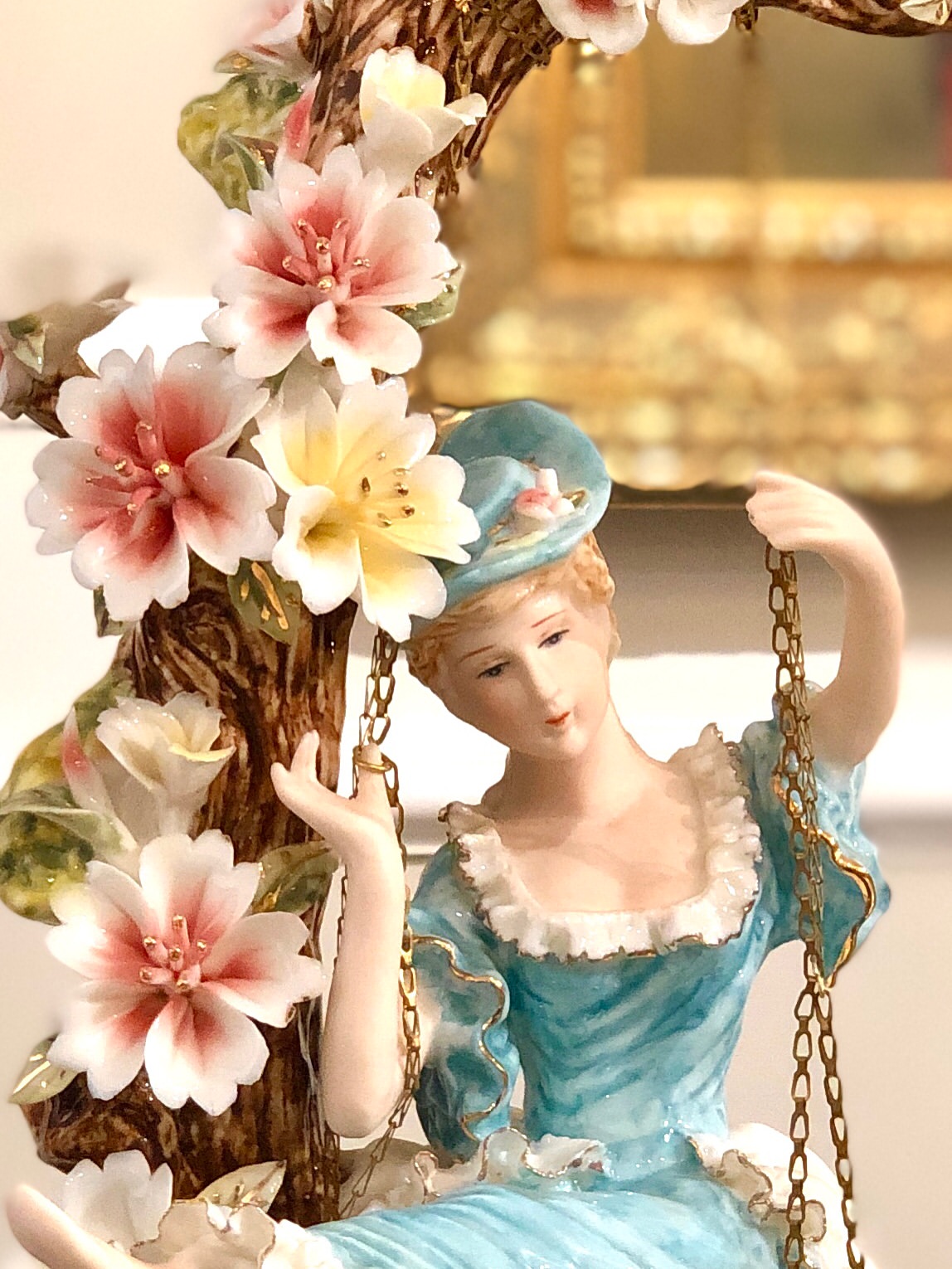 مجسمه دختر تاپ سوار - 