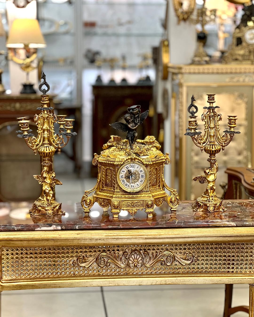 ساعت وشمعدان تمام برنز طرح ایتالیا - 