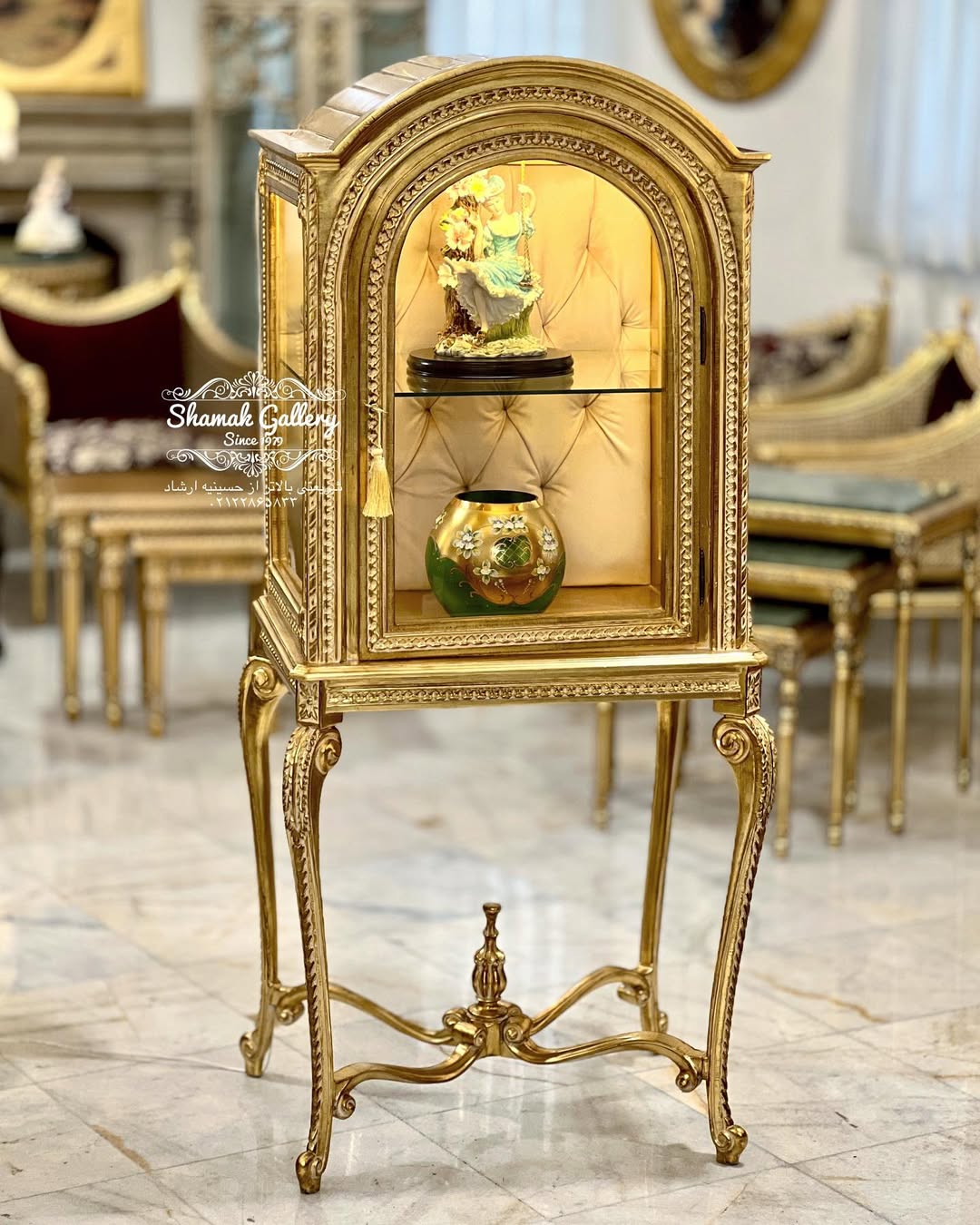 ویترین گنبدی تک‌درب ورق طلا - 