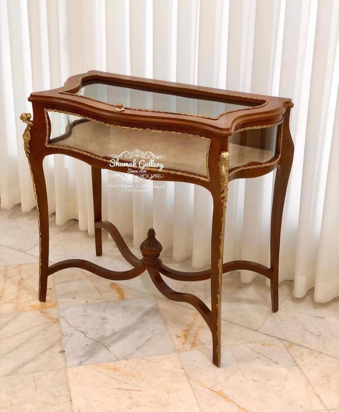 کنسول درب از بالا شیشه خور چوب روکش جناقی و برنزکوب پایه بلند - 