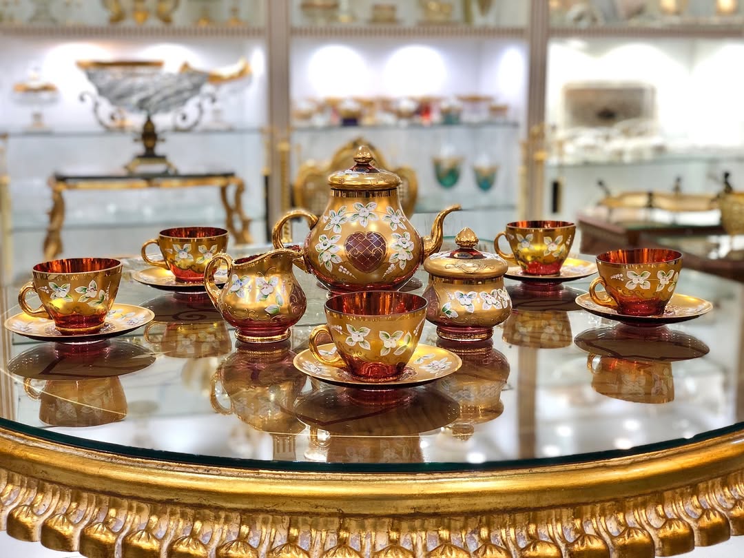 ست چای‌خوری طلاکوب گل‌برجسته قرمز - 