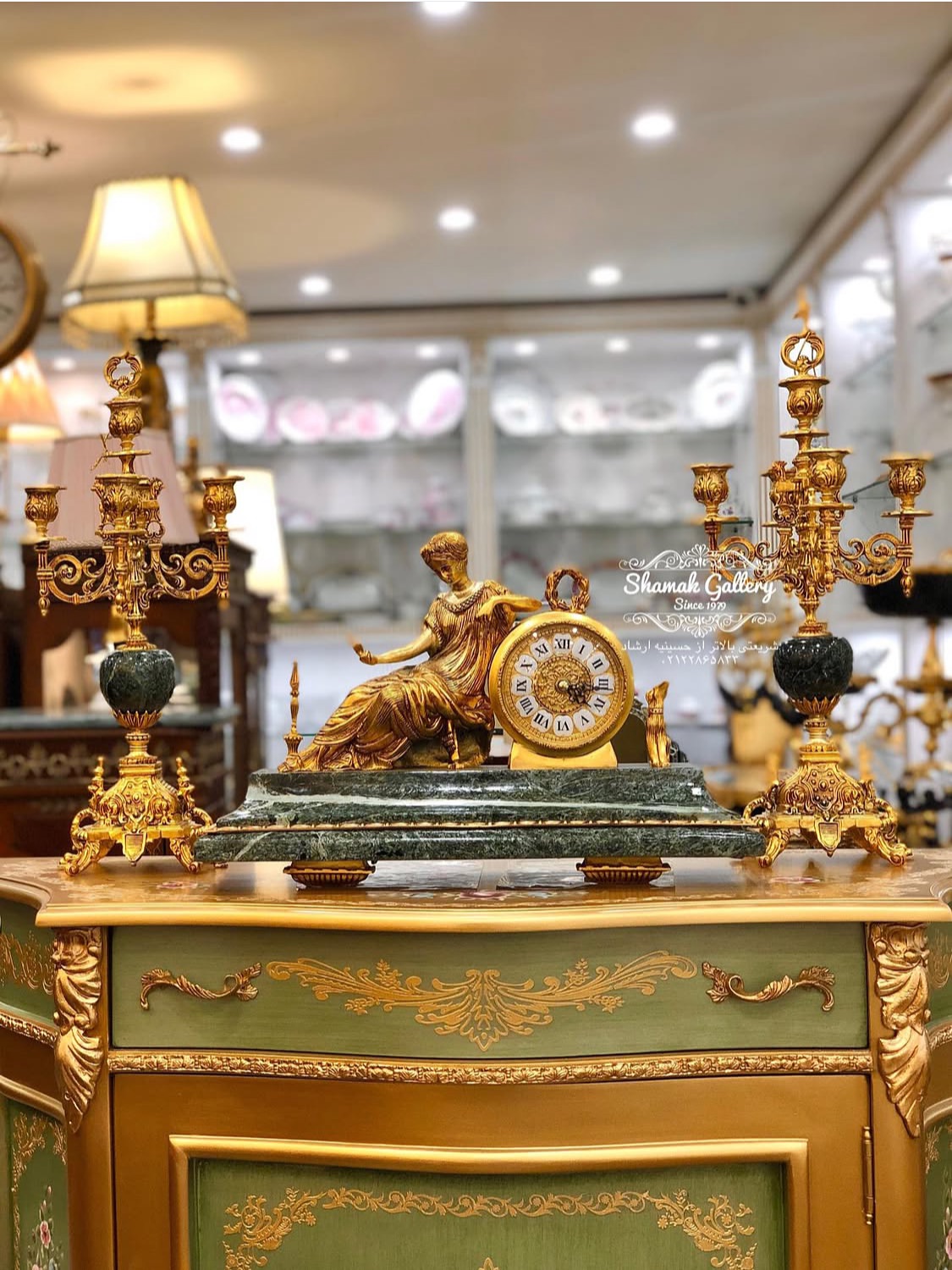 ساعت و شمعدان سنگ و برنز زن نشسته - 