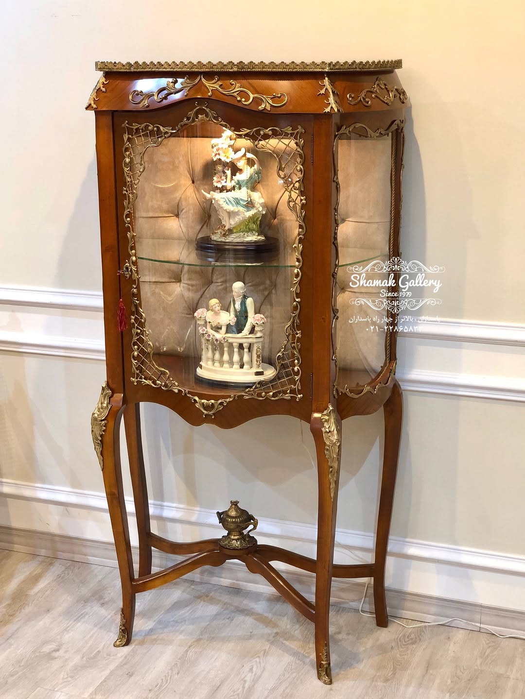 ویترین پایه بلند ایتالیا چوب و برنز - 