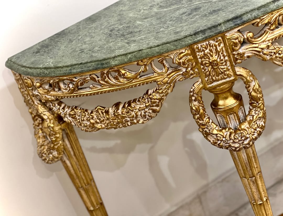 کنسول نیم‌گرد ریسه‌دار بزرگ - 