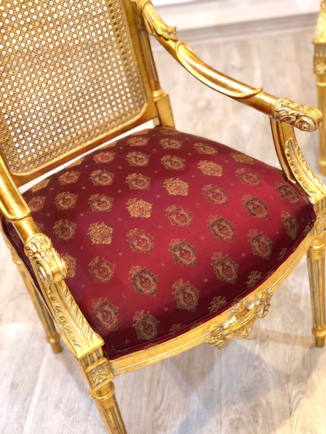 نیم ست مبل و بانکت تمام چوب - 