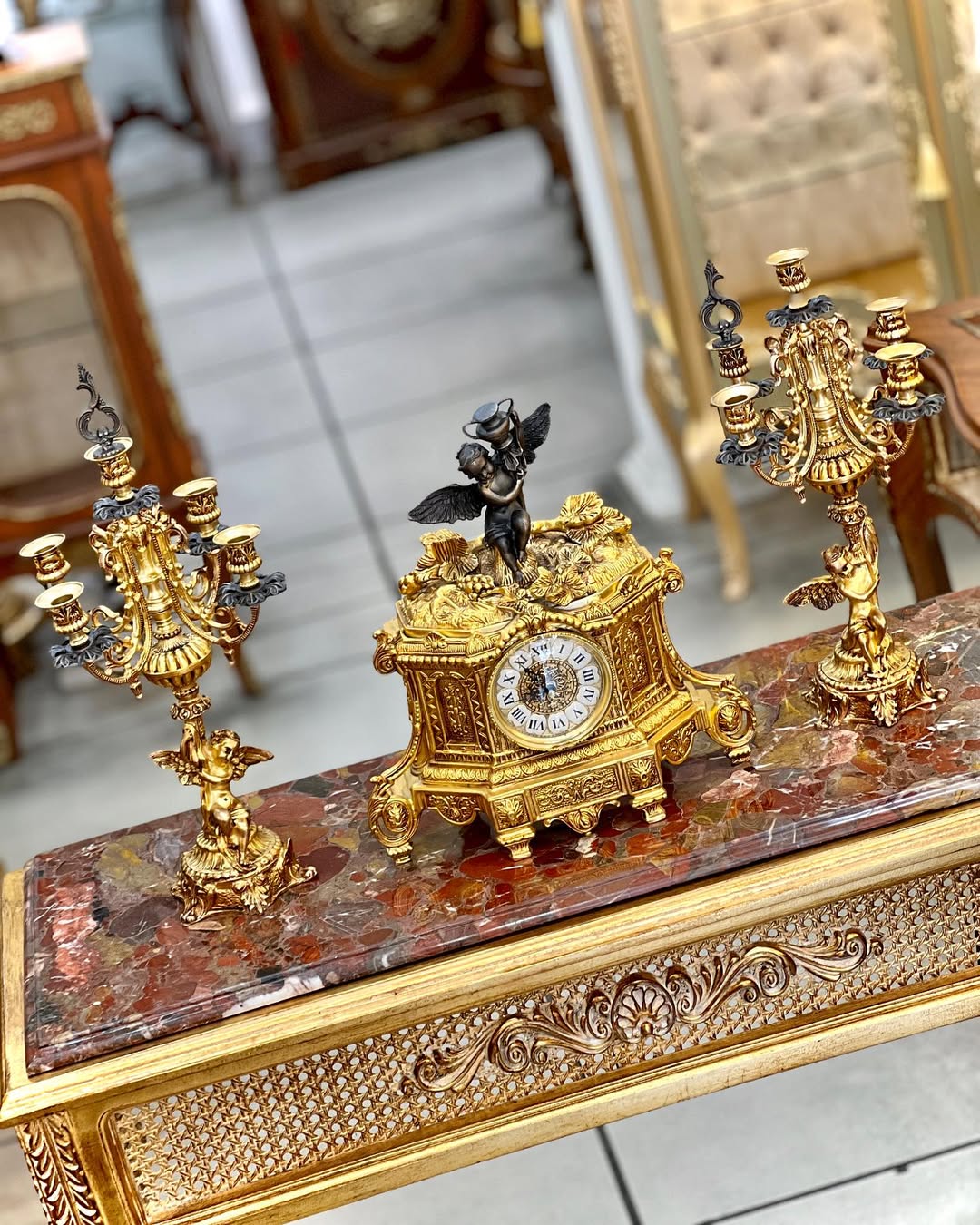 ساعت وشمعدان تمام برنز طرح ایتالیا - 