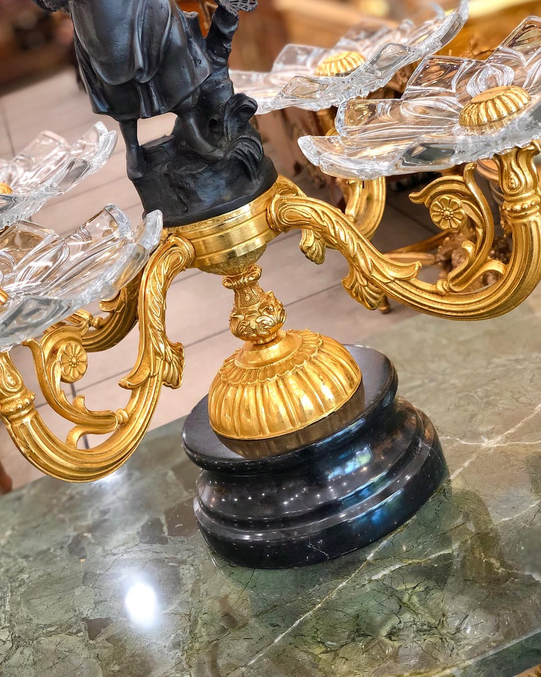 سنتر پیس ۴ شاخه زن گندم بدست - 