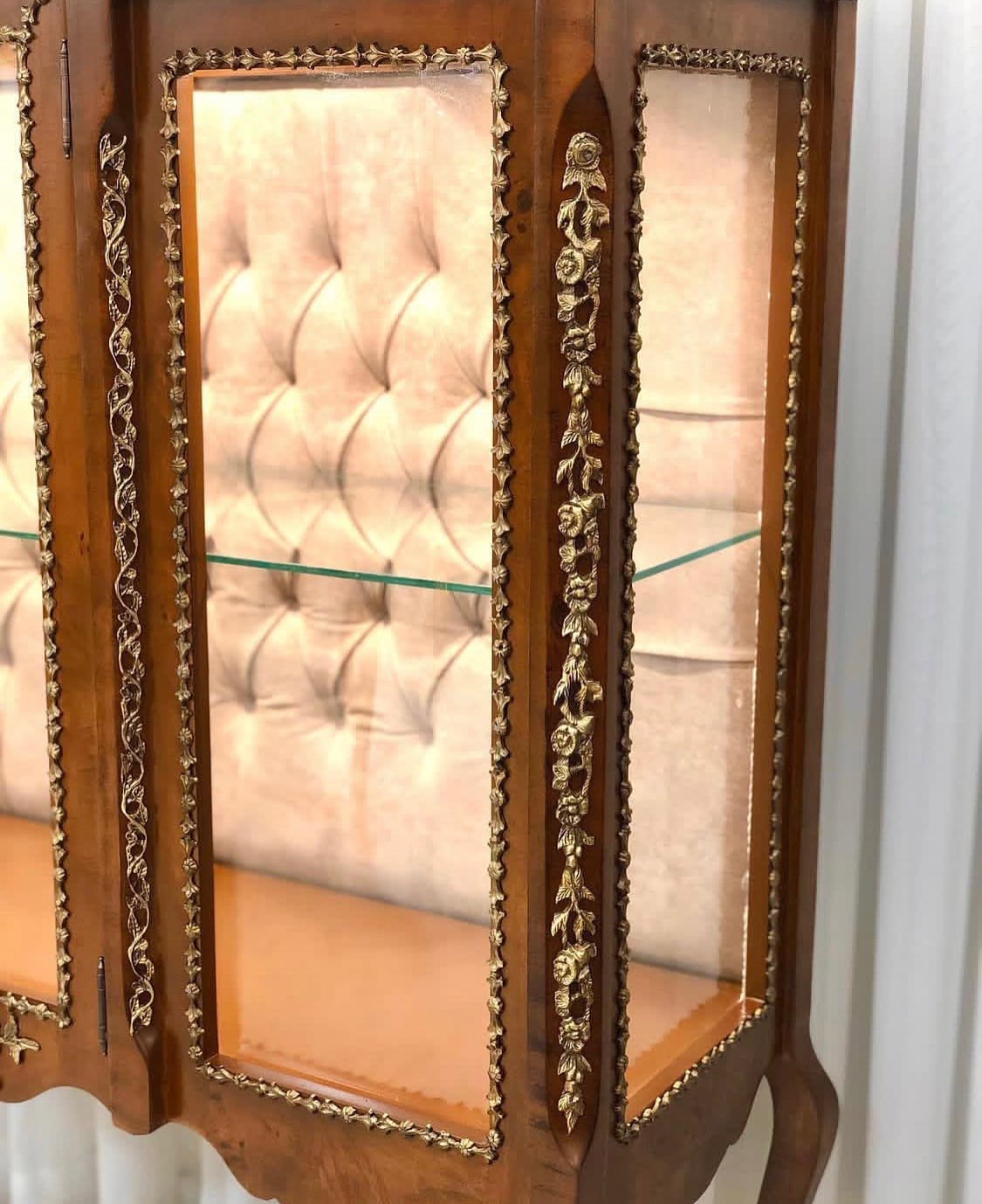 ویترین رویال بزرگ مازول و برنز  - 