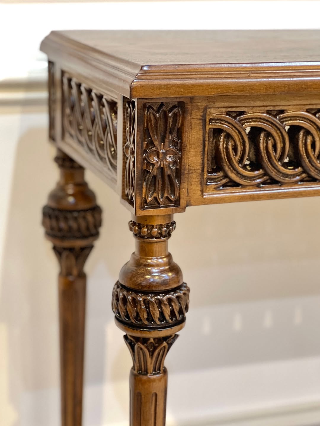 کنسول کنار دیواری پرکار گردویی‌  - 