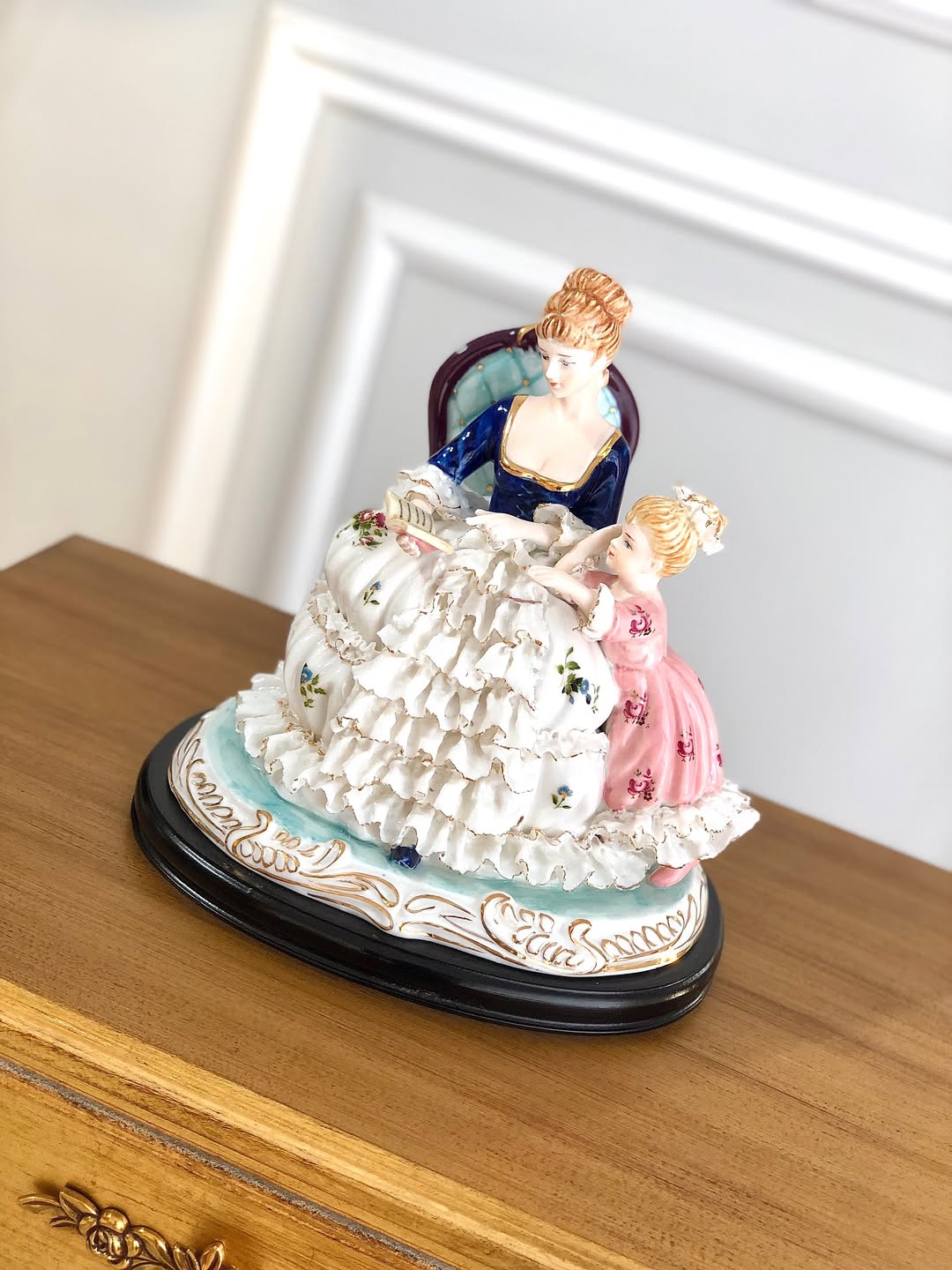 مجسمه چینی مادر و دختر  - 