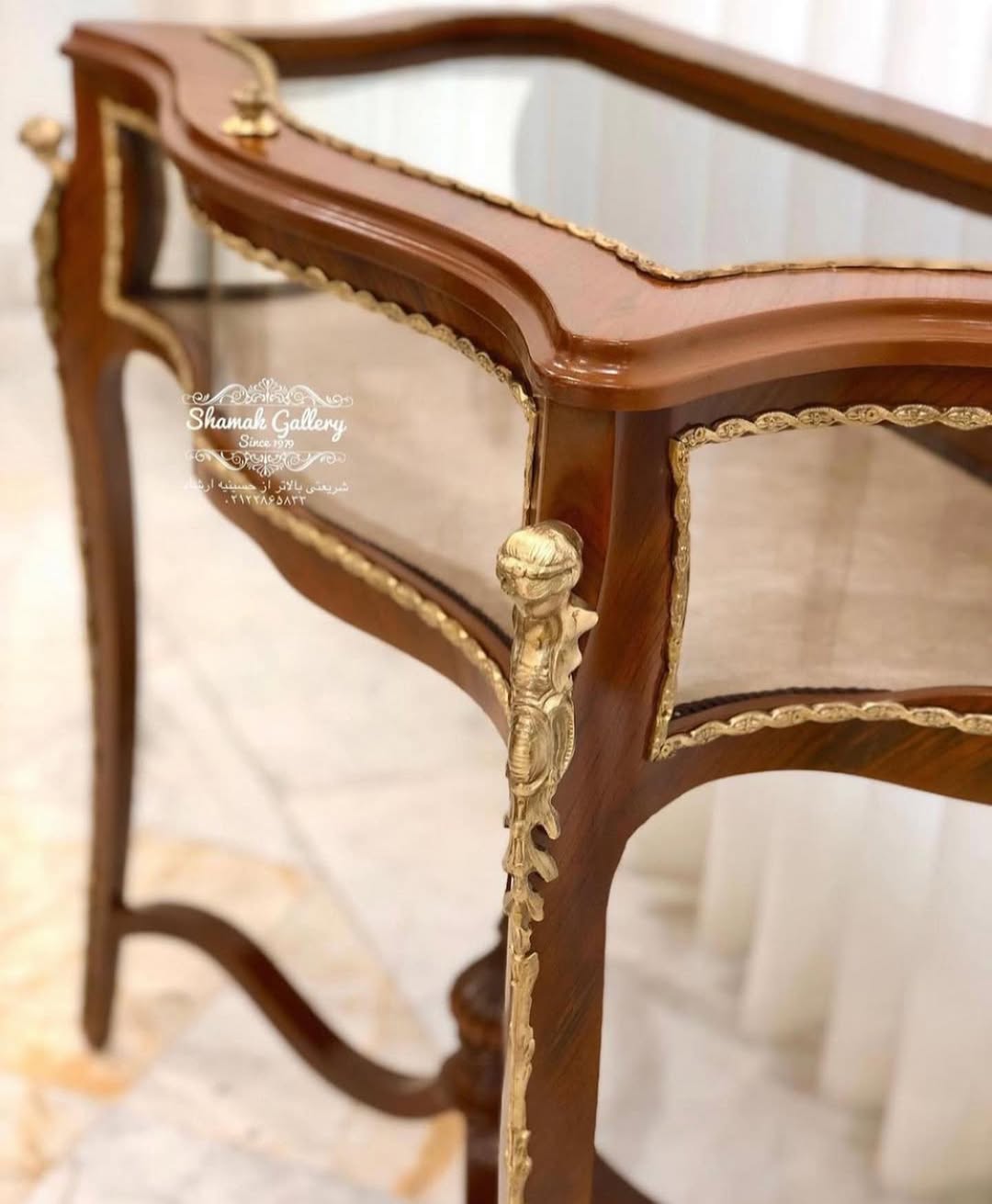 کنسول درب از بالا شیشه خور چوب روکش جناقی و برنزکوب پایه بلند - 