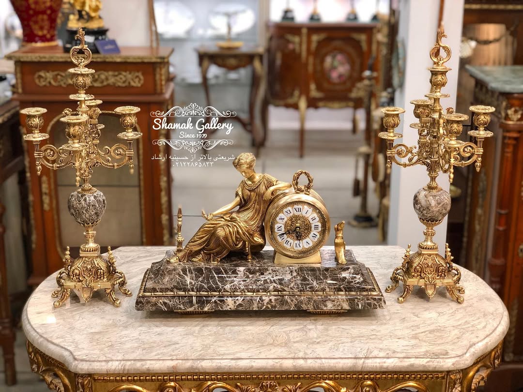 ساعت و شمعدان سنگ و برنز زن نشسته - 