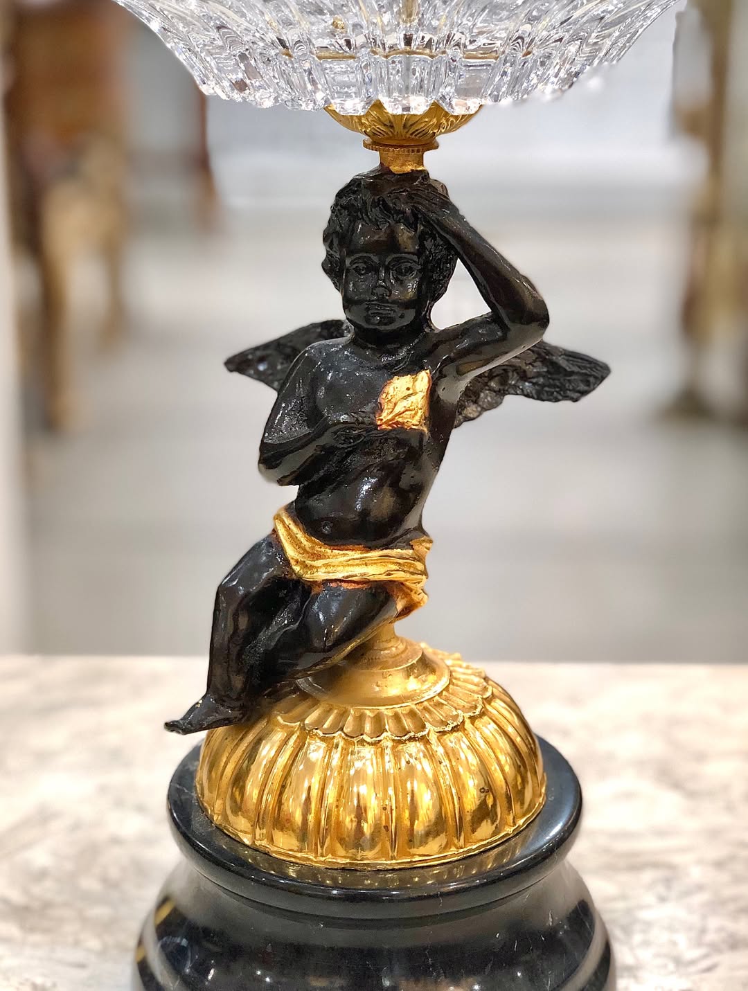 آجیل‌خوری - 