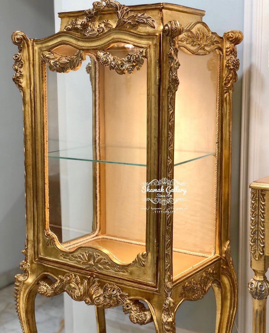 ویترین پایه بلند تمام چوب ریسه ای منبت مصری - 