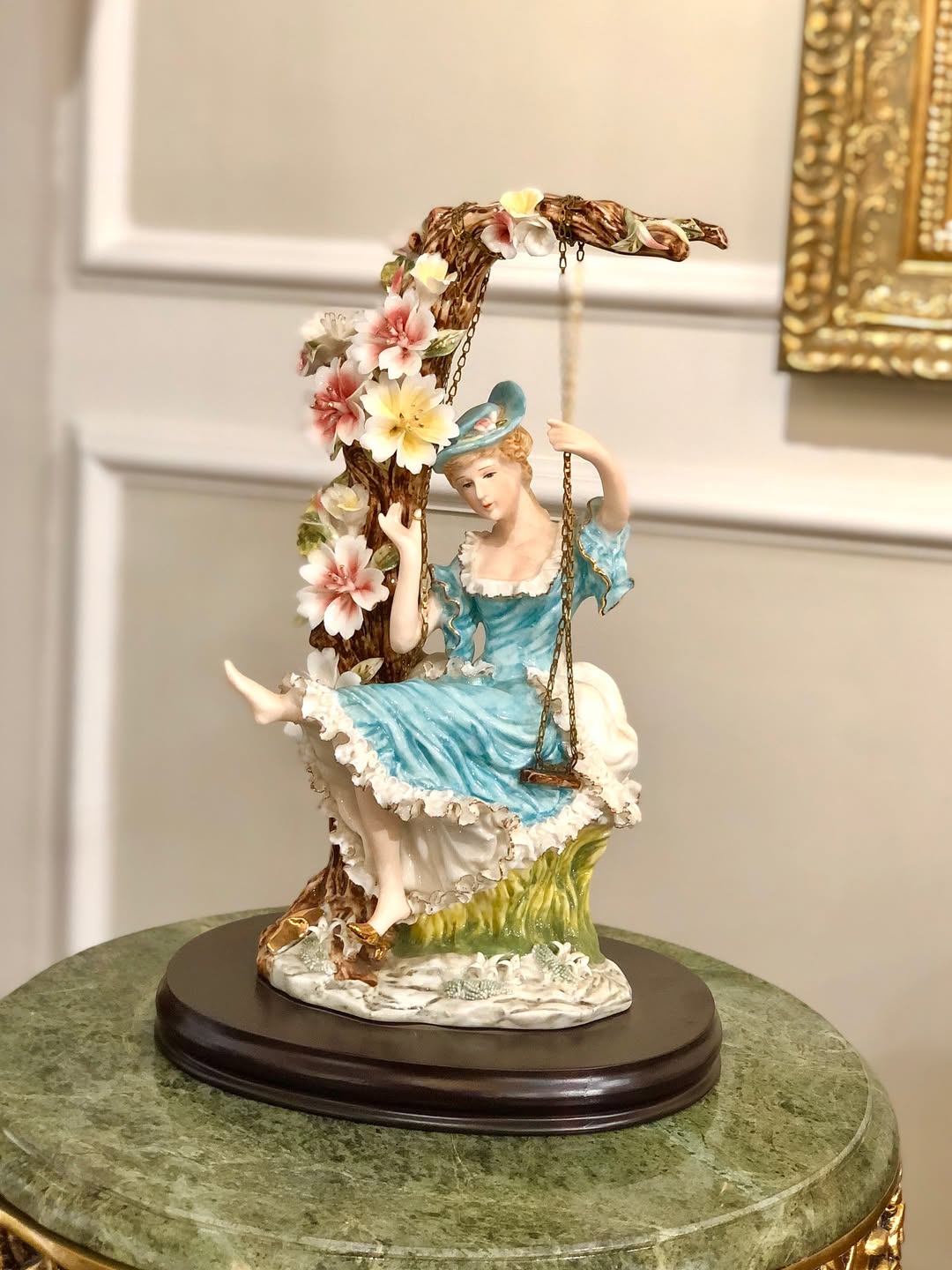 مجسمه دختر تاپ سوار - 