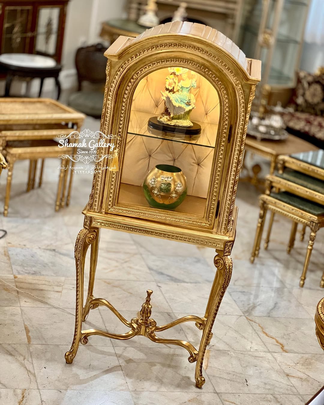 ویترین گنبدی تک‌درب ورق طلا - 